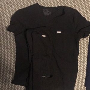 FIGS Large black set. Technical collection worn once.